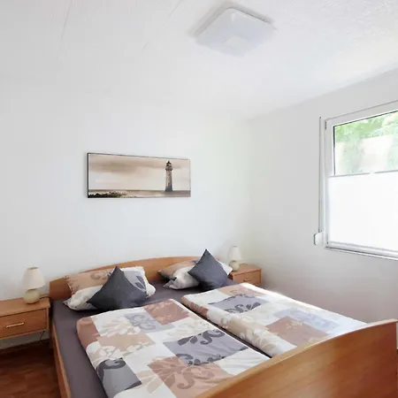 Апартаменты Ferienbungalow Serams By Rujana *