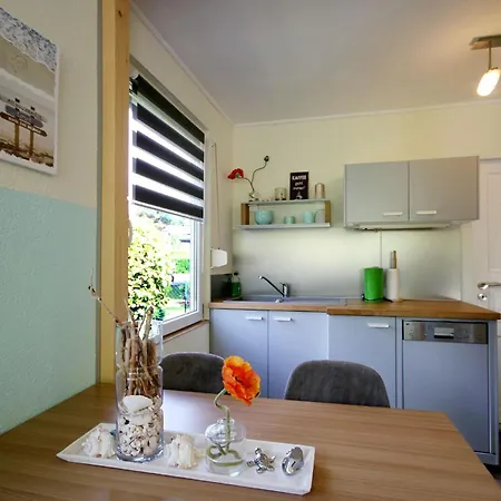 Апартаменты Ferienbungalow Serams By Rujana Neu Sullitz